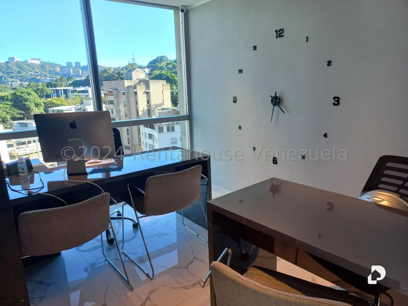 Oficina en Las Mercedes, Caracas – 11