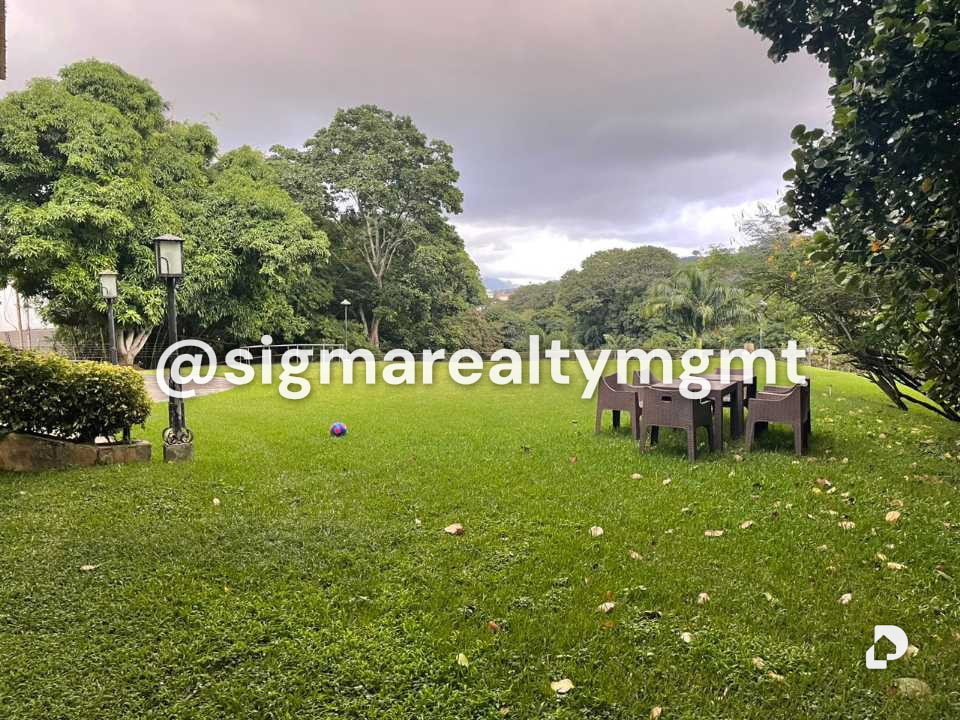 Terreno en Valle Arriba, Caracas – 1