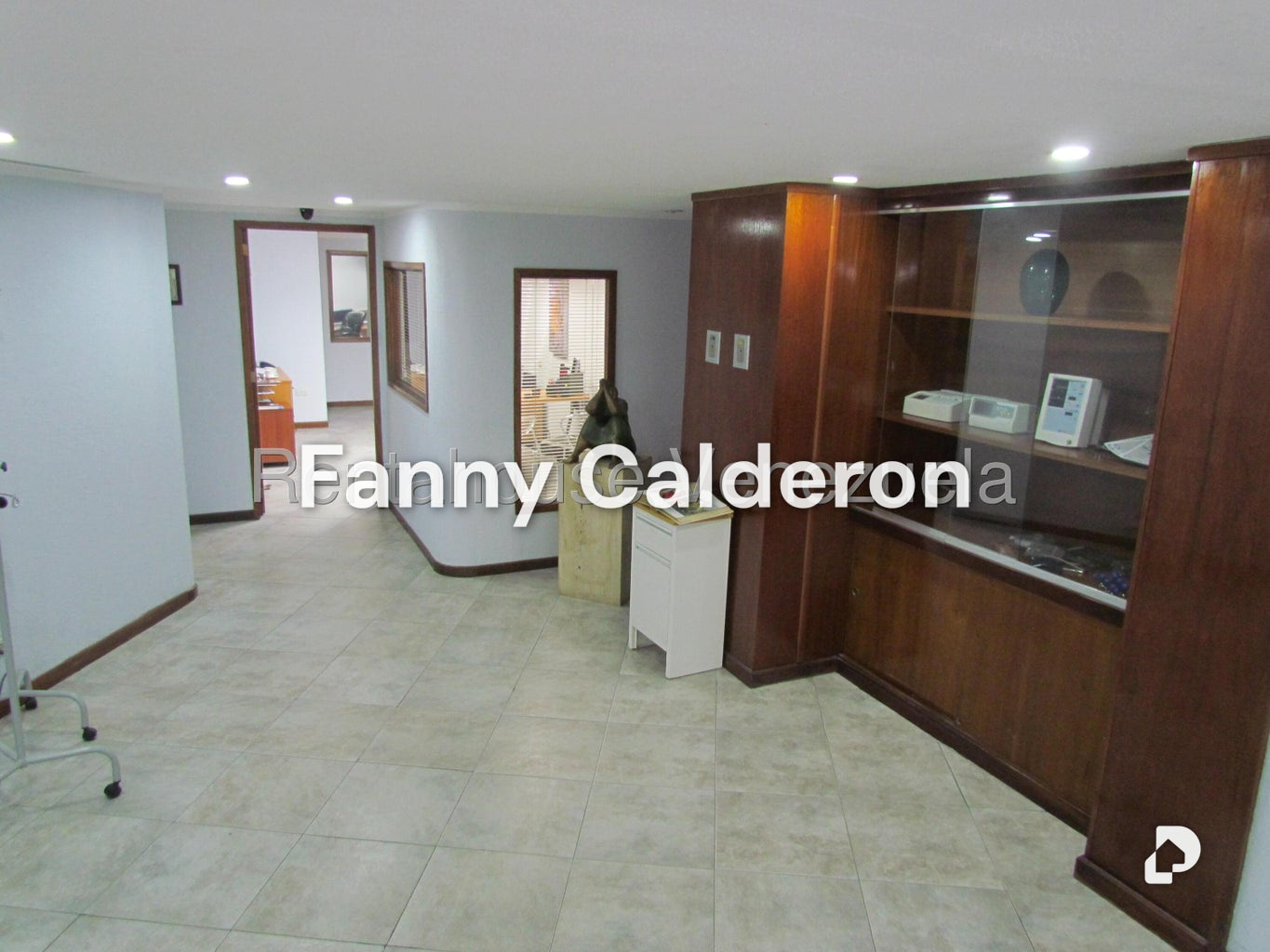 Local comercial en Los Dos Caminos, Caracas – 3