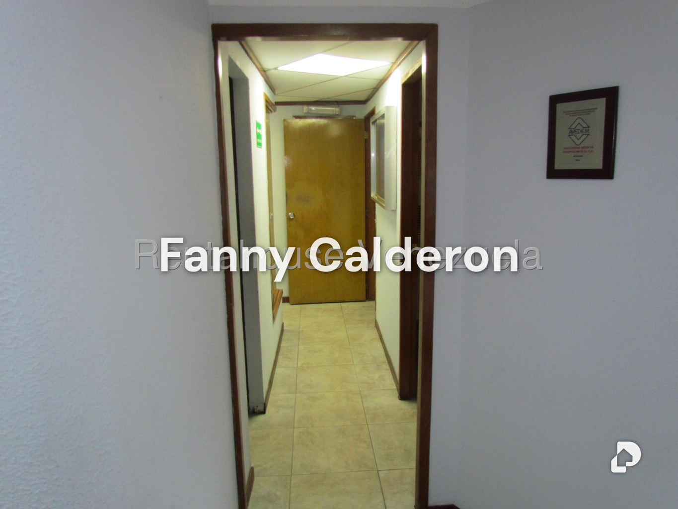 Local comercial en Los Dos Caminos, Caracas – 11
