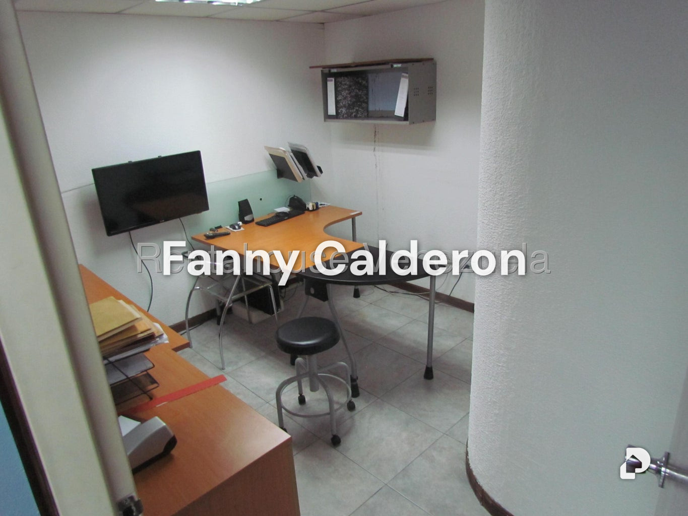 Local comercial en Los Dos Caminos, Caracas – 24
