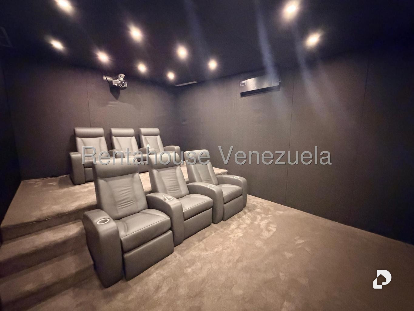 Casa en Cumbres de Curumo, Caracas – 17