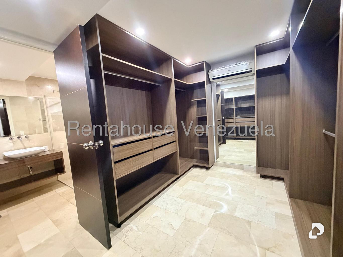 Casa en Cumbres de Curumo, Caracas – 10