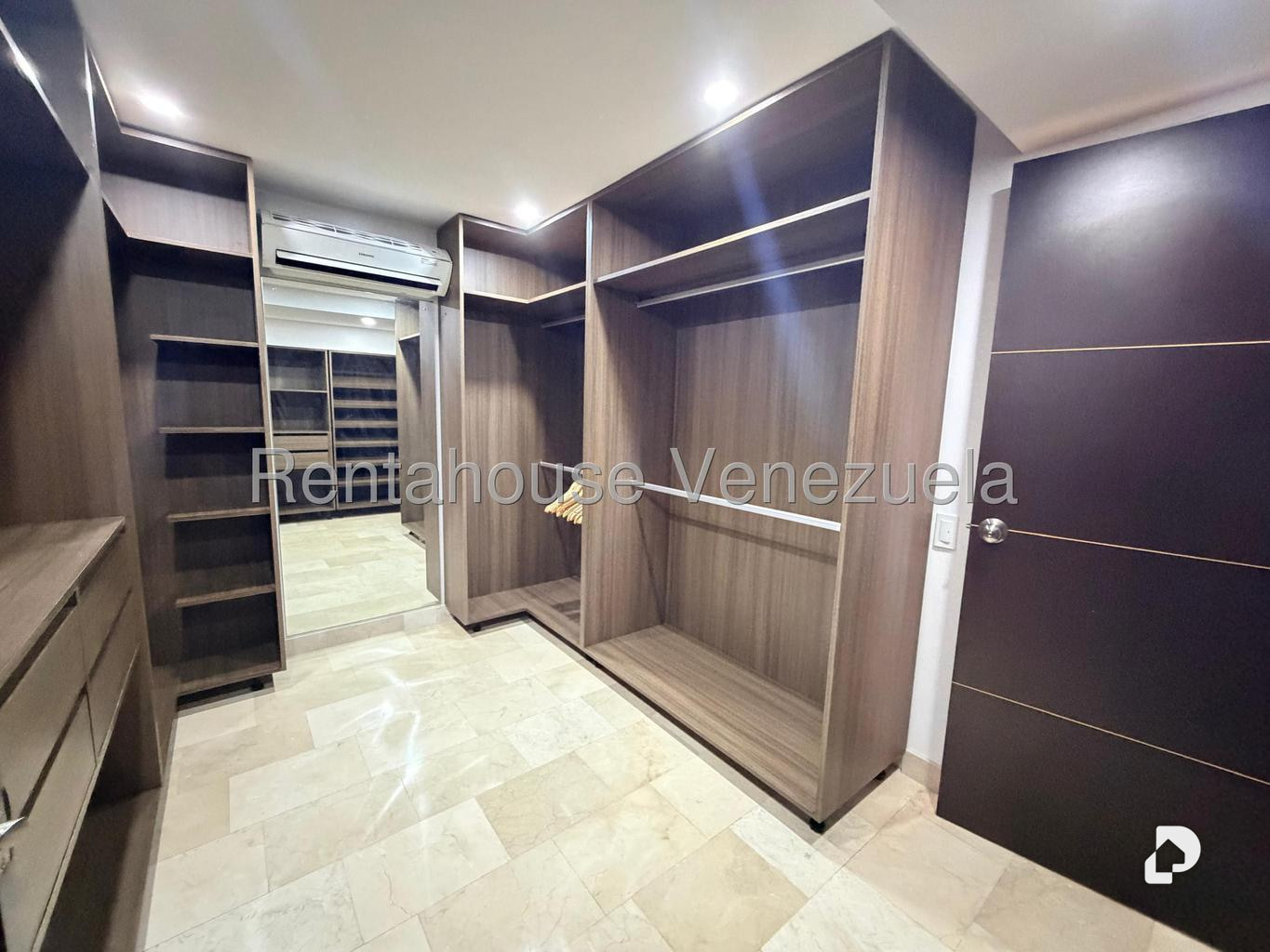 Casa en Cumbres de Curumo, Caracas – 11