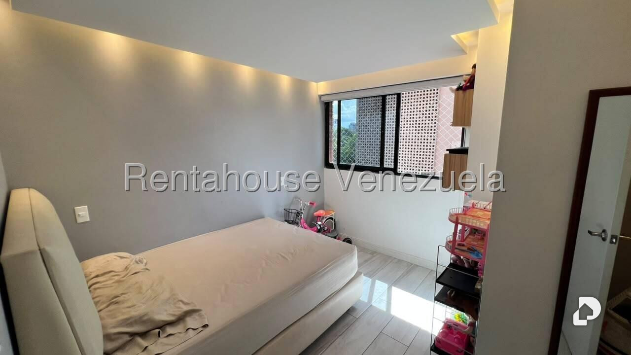 Apartamento en Campo Alegre, Caracas – 24