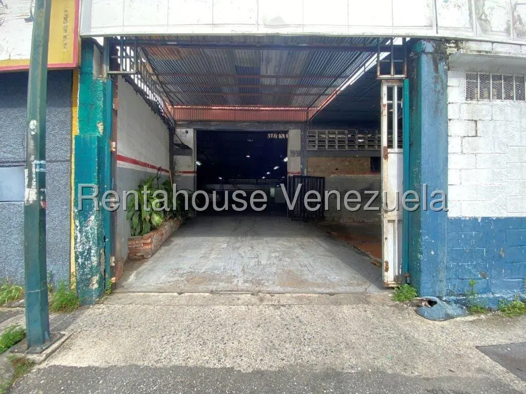 Warehouse in Boleíta Sur, Caracas - 1