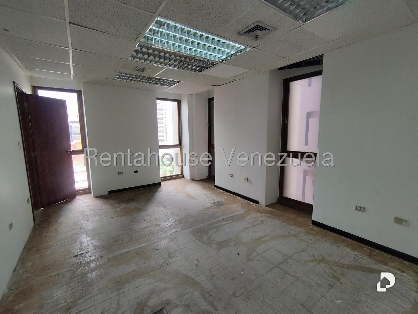 Oficina en Los Palos Grandes, Caracas – 6