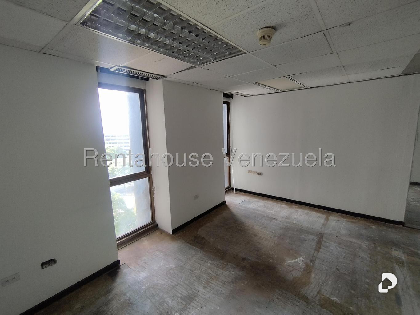 Oficina en Los Palos Grandes, Caracas – 24