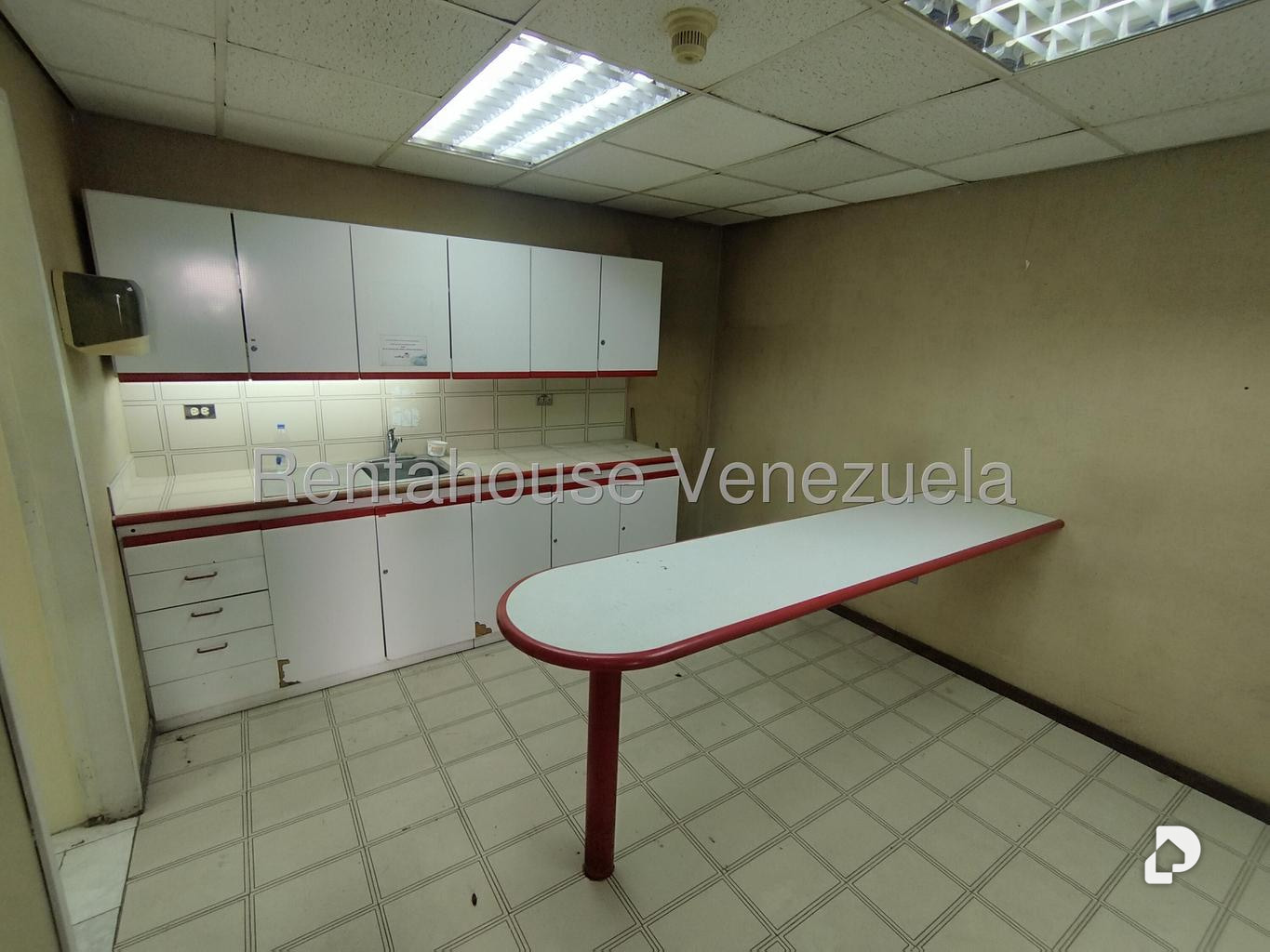 Oficina en Los Palos Grandes, Caracas – 18