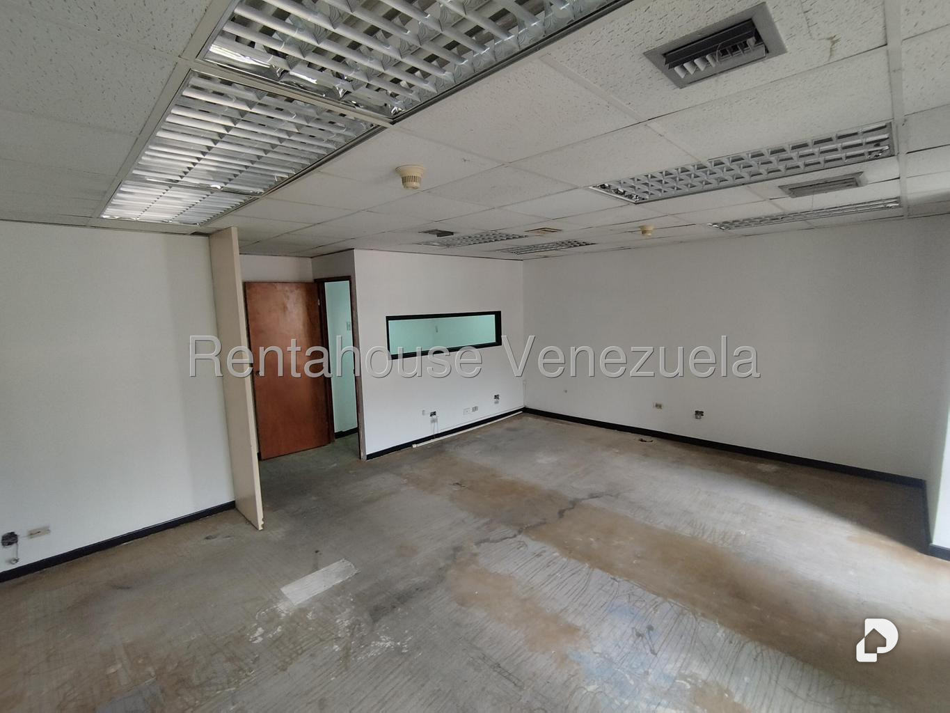 Oficina en Los Palos Grandes, Caracas – 11