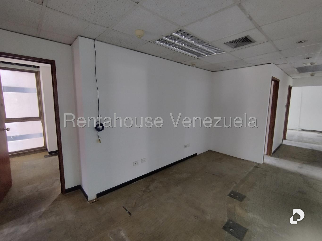 Oficina en Los Palos Grandes, Caracas – 27