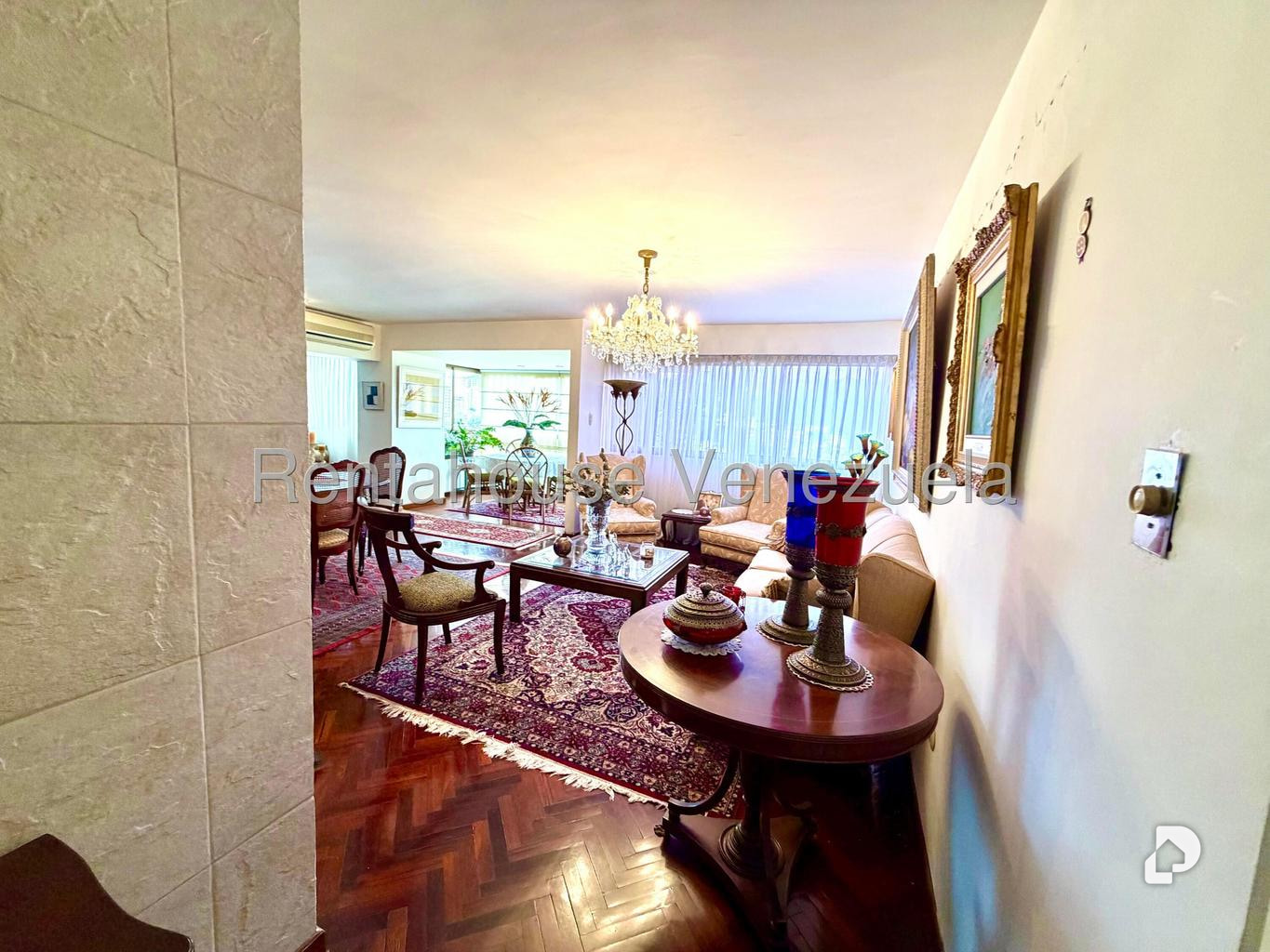 Apartamento en Las Mesetas de Santa Rosa de Lima, Caracas – 2