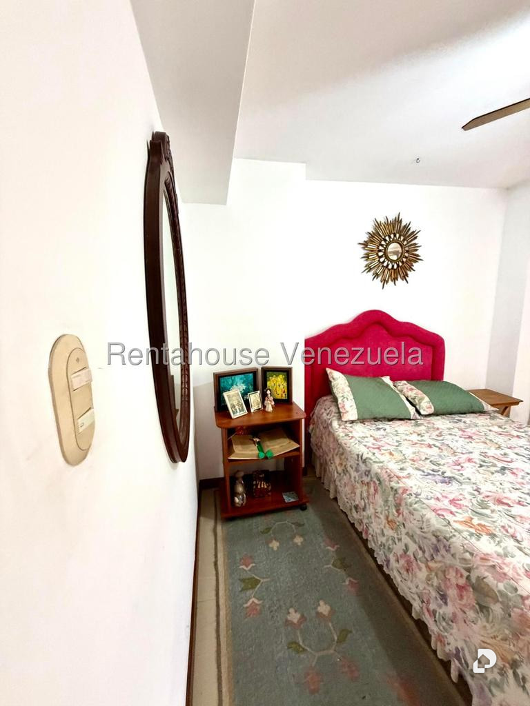 Apartamento en Las Mesetas de Santa Rosa de Lima, Caracas – 14