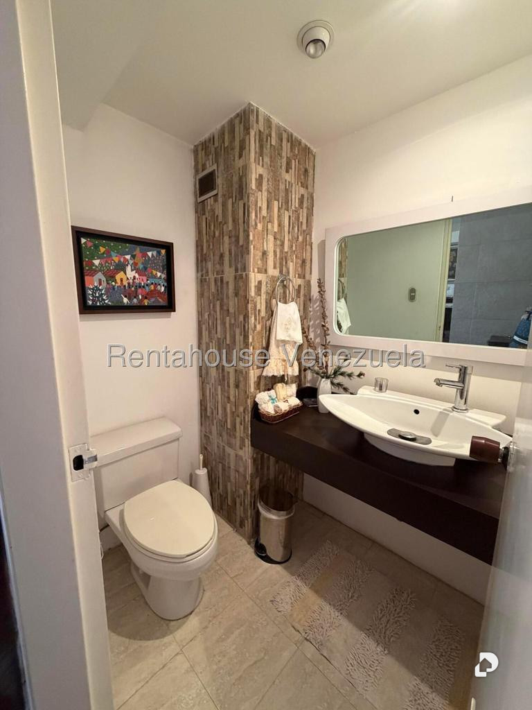 Apartamento en Las Mesetas de Santa Rosa de Lima, Caracas – 12