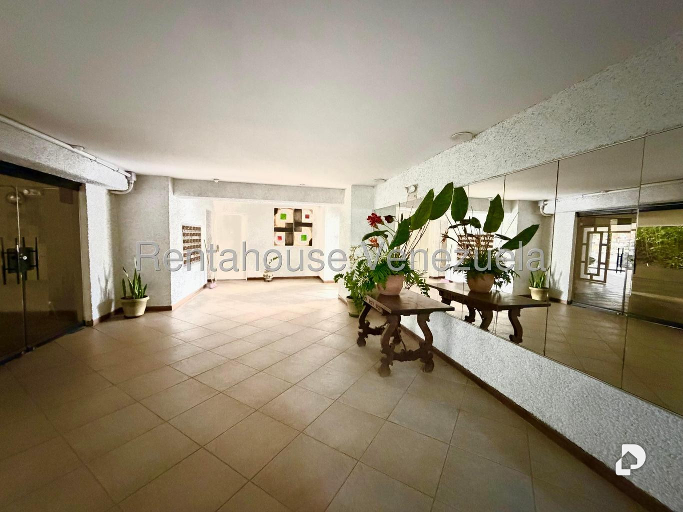 Apartamento en Las Mesetas de Santa Rosa de Lima, Caracas – 20