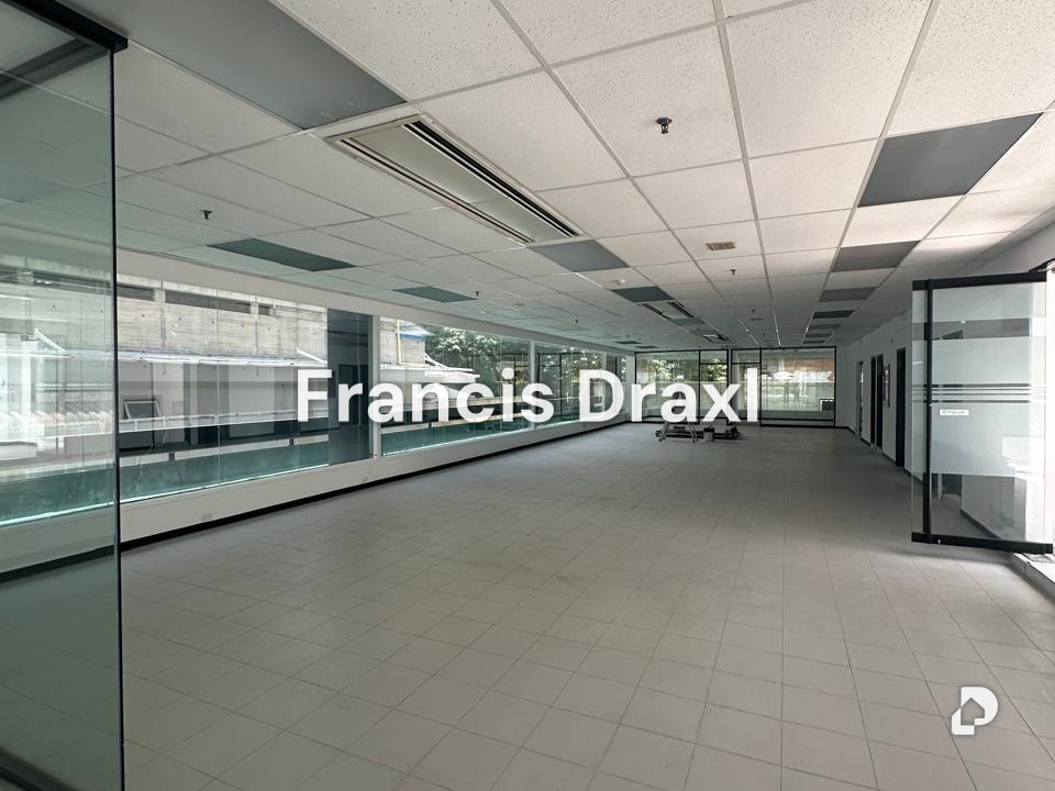Oficina en Prados del Este, Caracas – 11