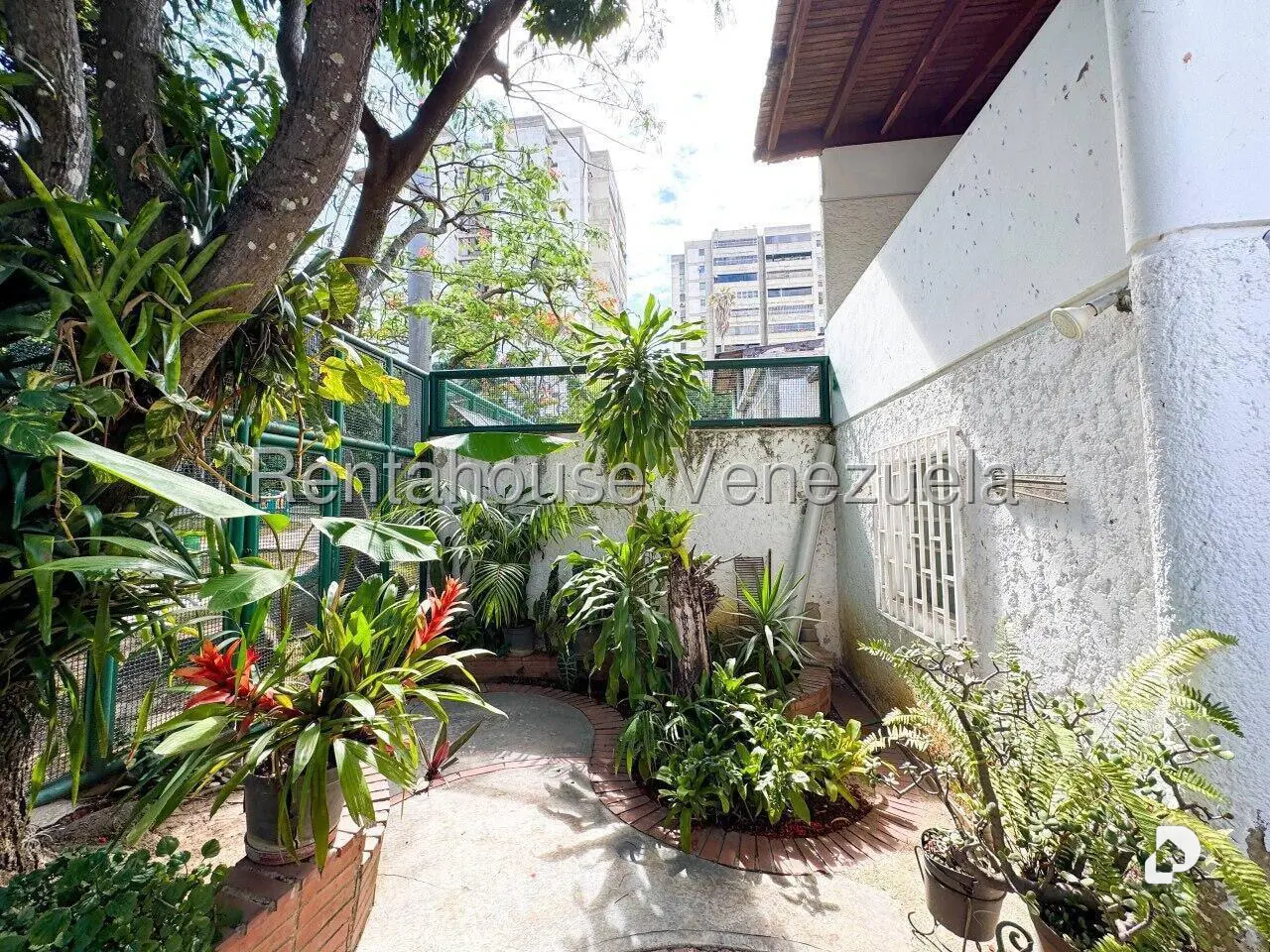 Casa en San Bernardino, Caracas – 19