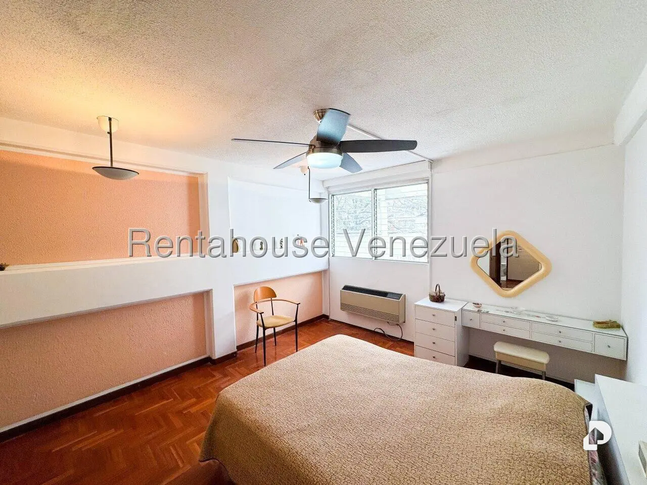 Casa en San Bernardino, Caracas – 62