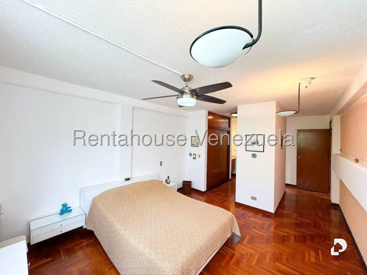 Casa en San Bernardino, Caracas – 63