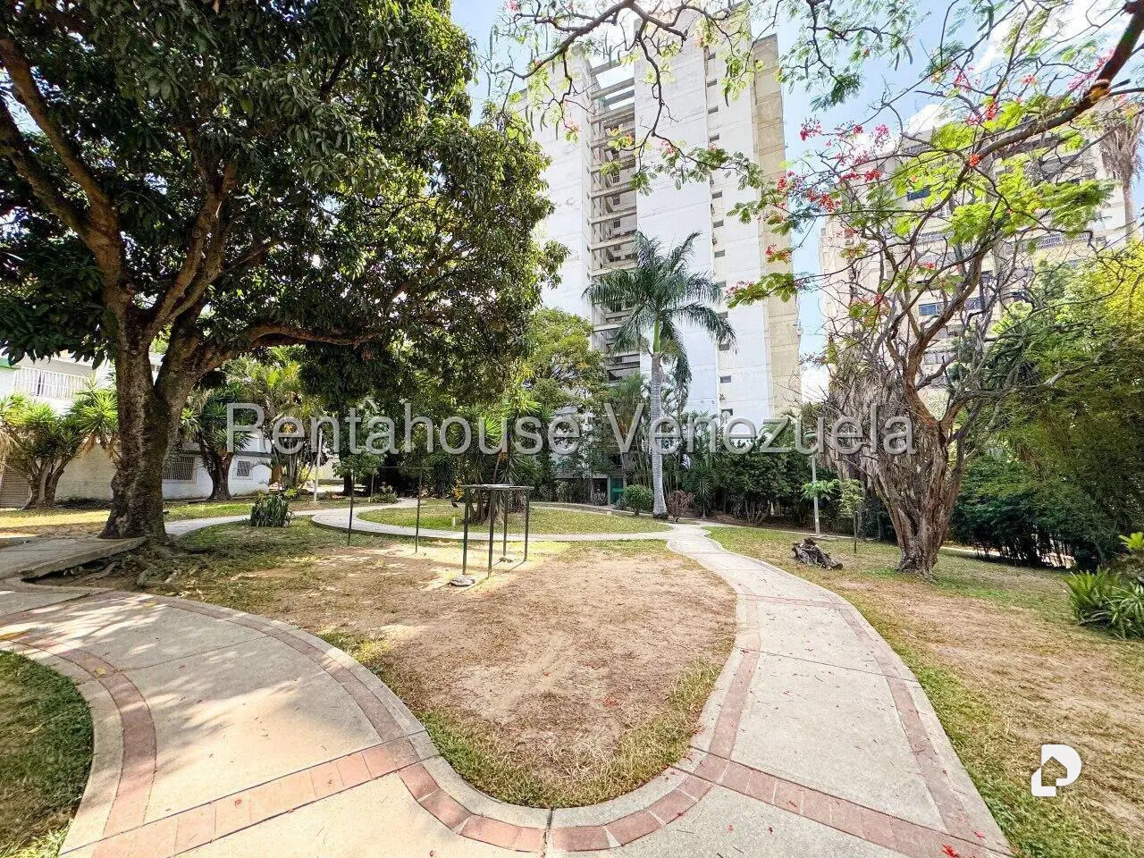 Casa en San Bernardino, Caracas – 24