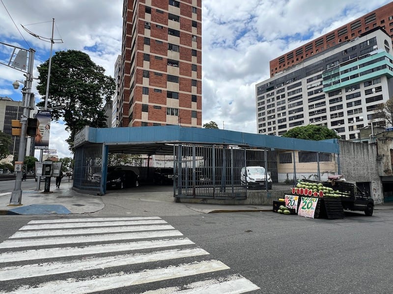 Local comercial en La Campiña, Caracas - 1