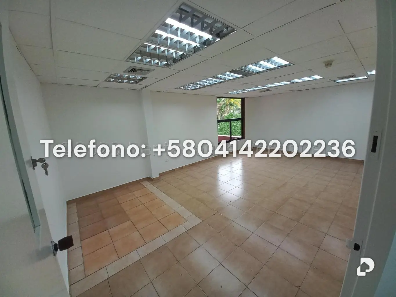 Oficina en Las Mercedes, Caracas – 24