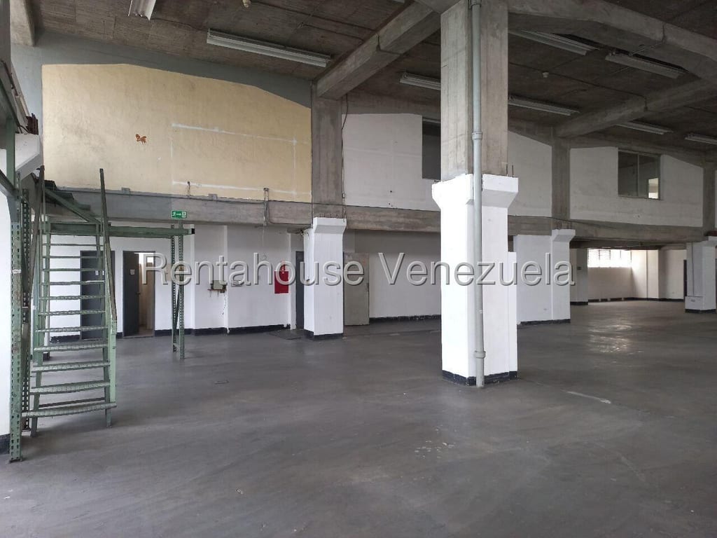 Local comercial en Palo Verde, Caracas - 1