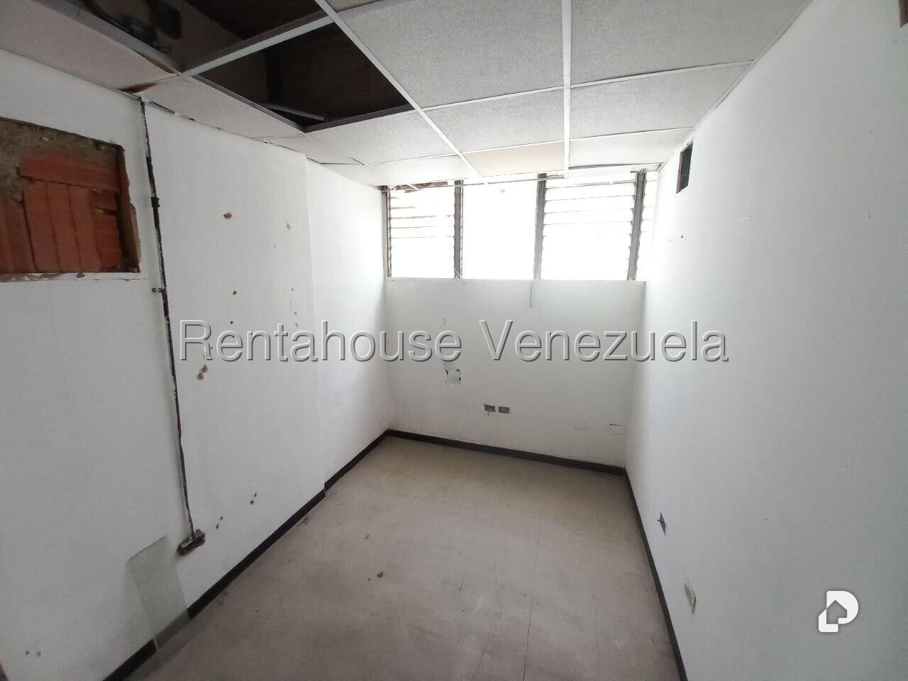 Local comercial en Palo Verde, Caracas – 19