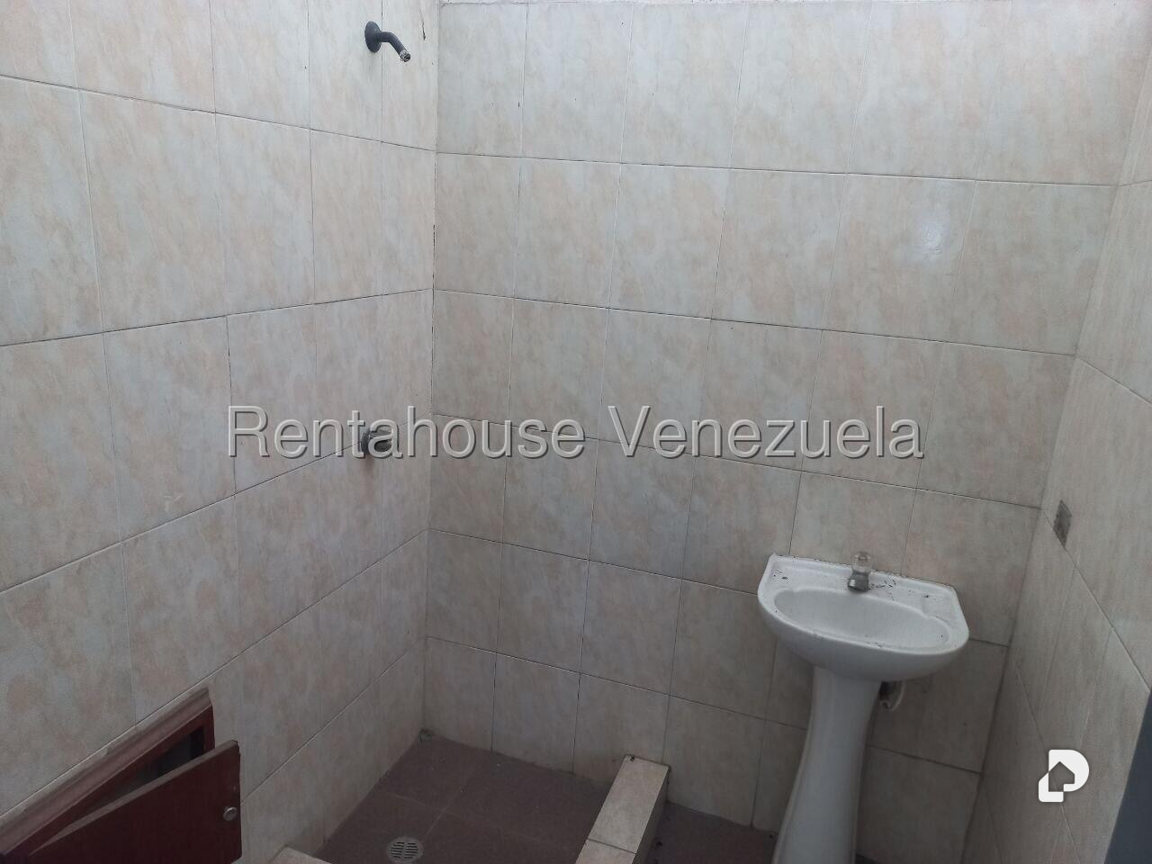 Local comercial en Palo Verde, Caracas – 13