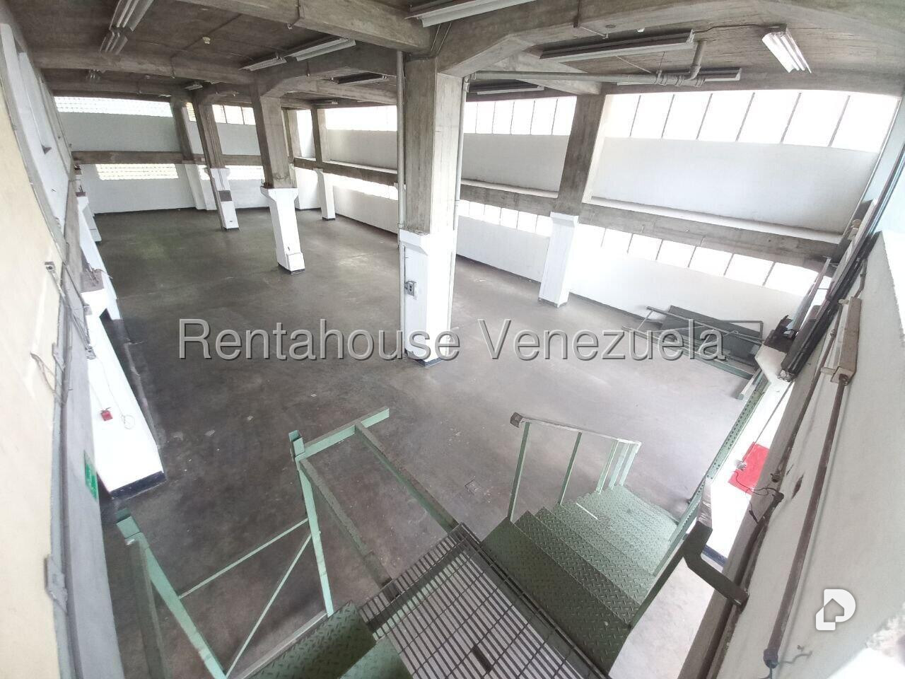 Local comercial en Palo Verde, Caracas – 14