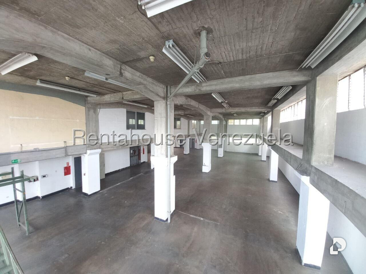 Local comercial en Palo Verde, Caracas – 3