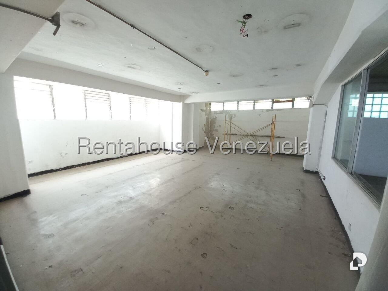 Local comercial en Palo Verde, Caracas – 17