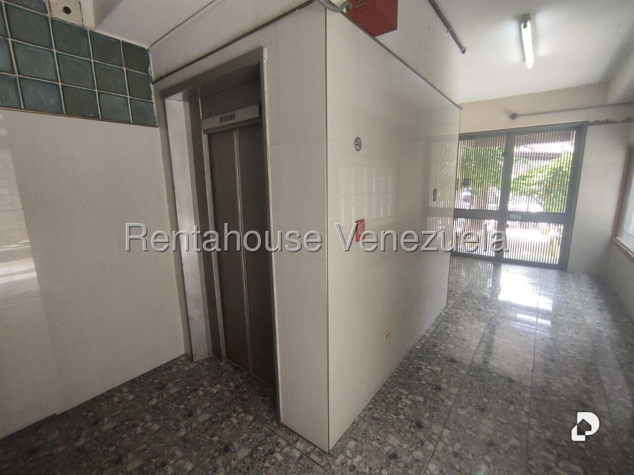 Local comercial en Palo Verde, Caracas – 24