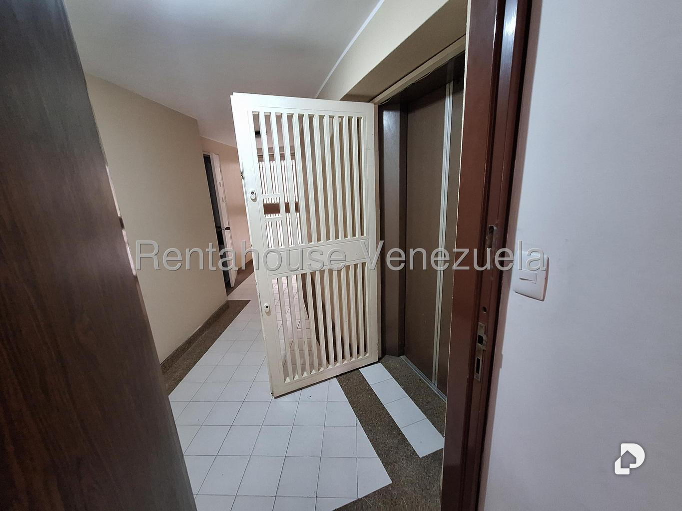 Apartamento en Santa Eduvigis, Caracas – 15