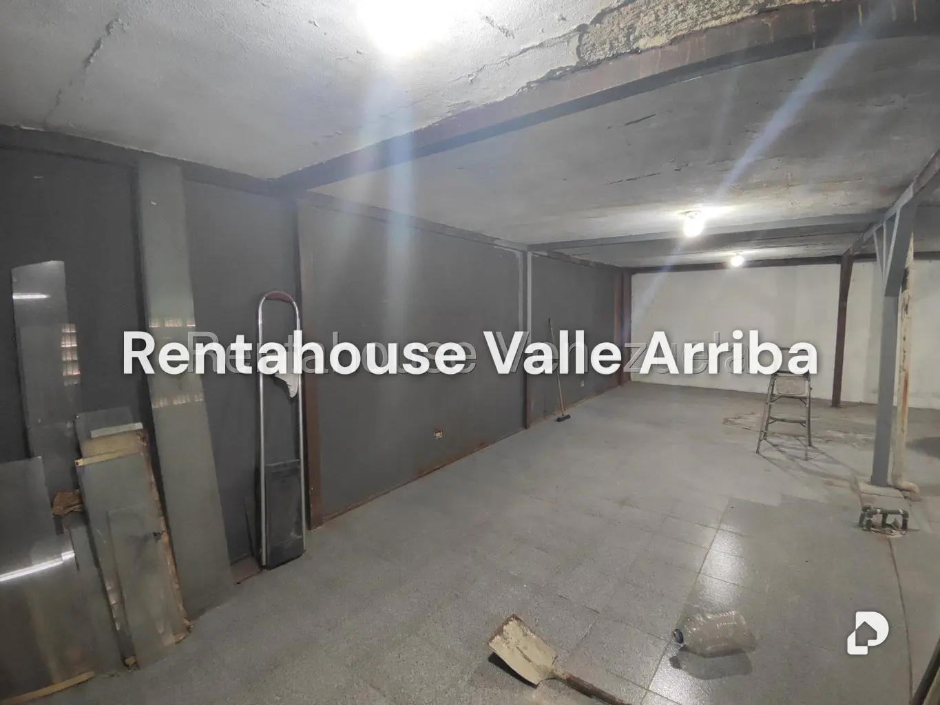 Local comercial en Parroquia Altagracia, Caracas – 16
