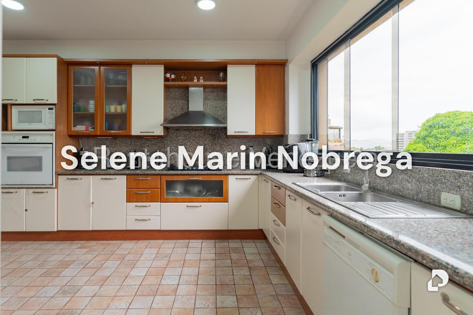 Apartamento en Los Palos Grandes, Caracas – 15