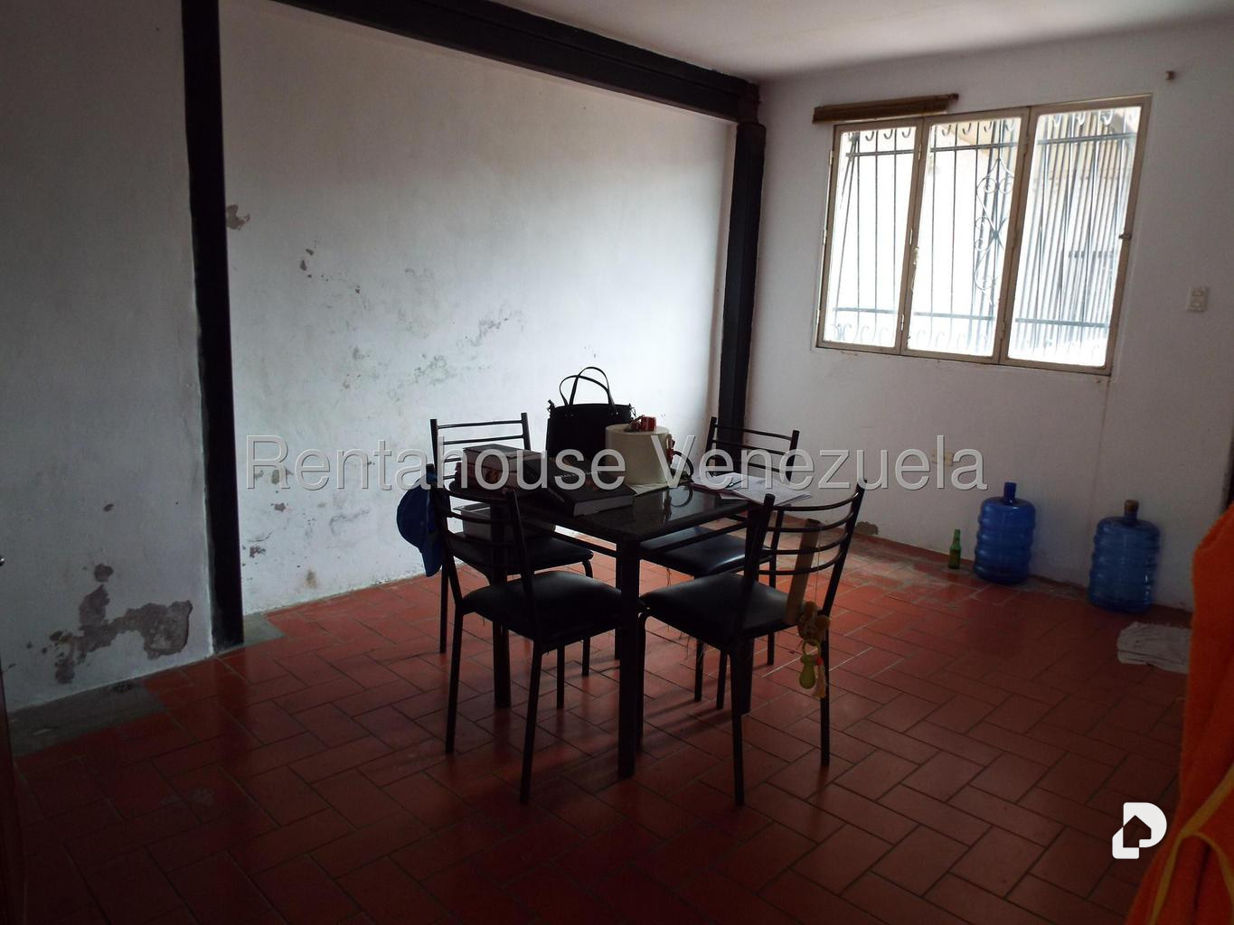 Casa en Lomas De La Trinidad, Caracas – 30