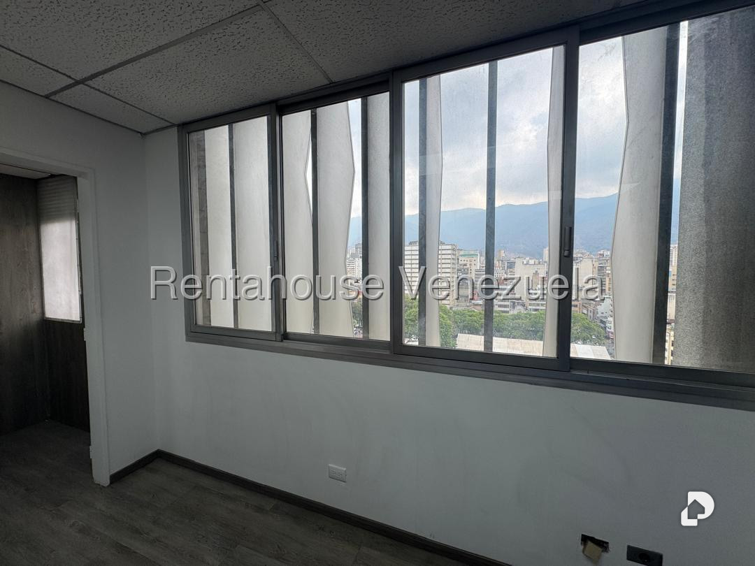 Oficina en Parroquia Catedral, Caracas – 12