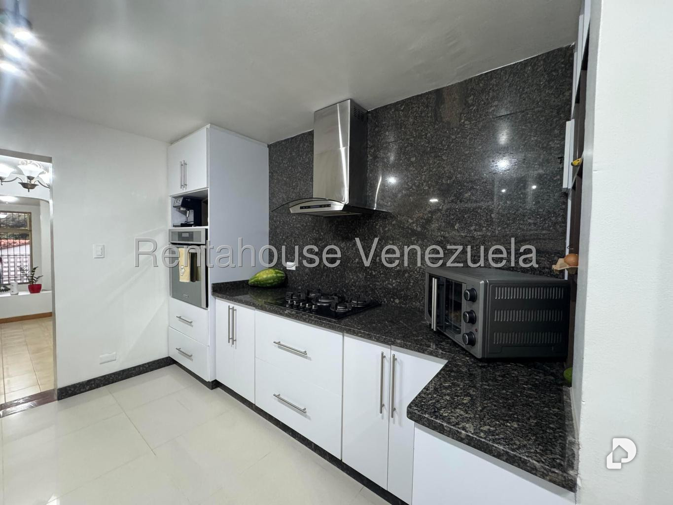 Casa en La Trinidad, Caracas – 19