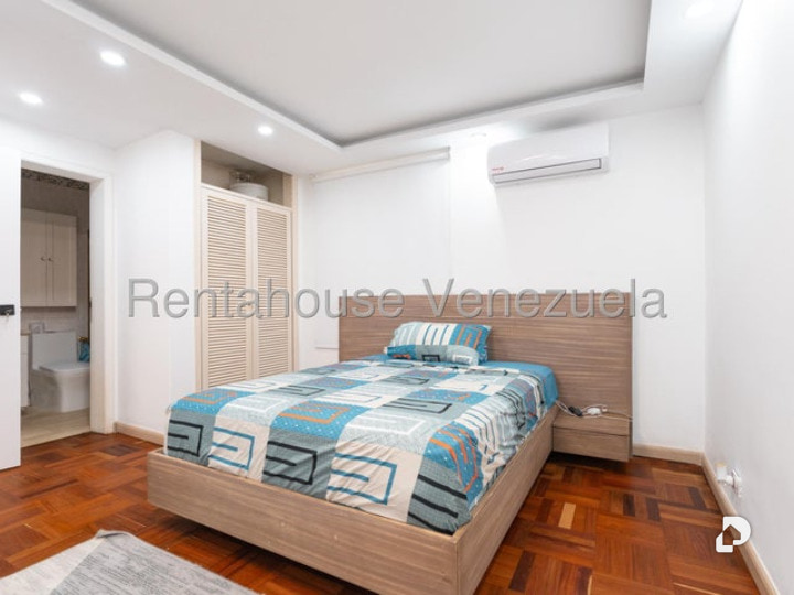 Casa en Colinas de Tamanaco, Caracas – 11