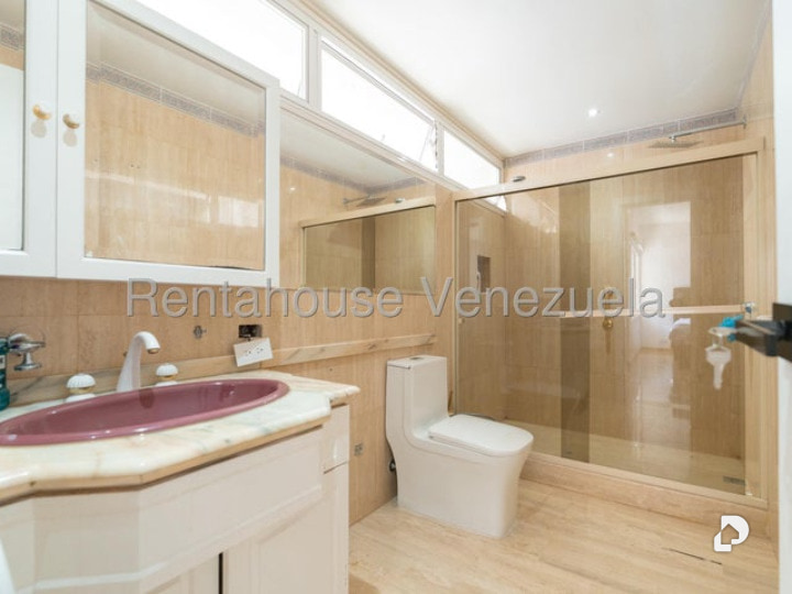 Casa en Colinas de Tamanaco, Caracas – 13