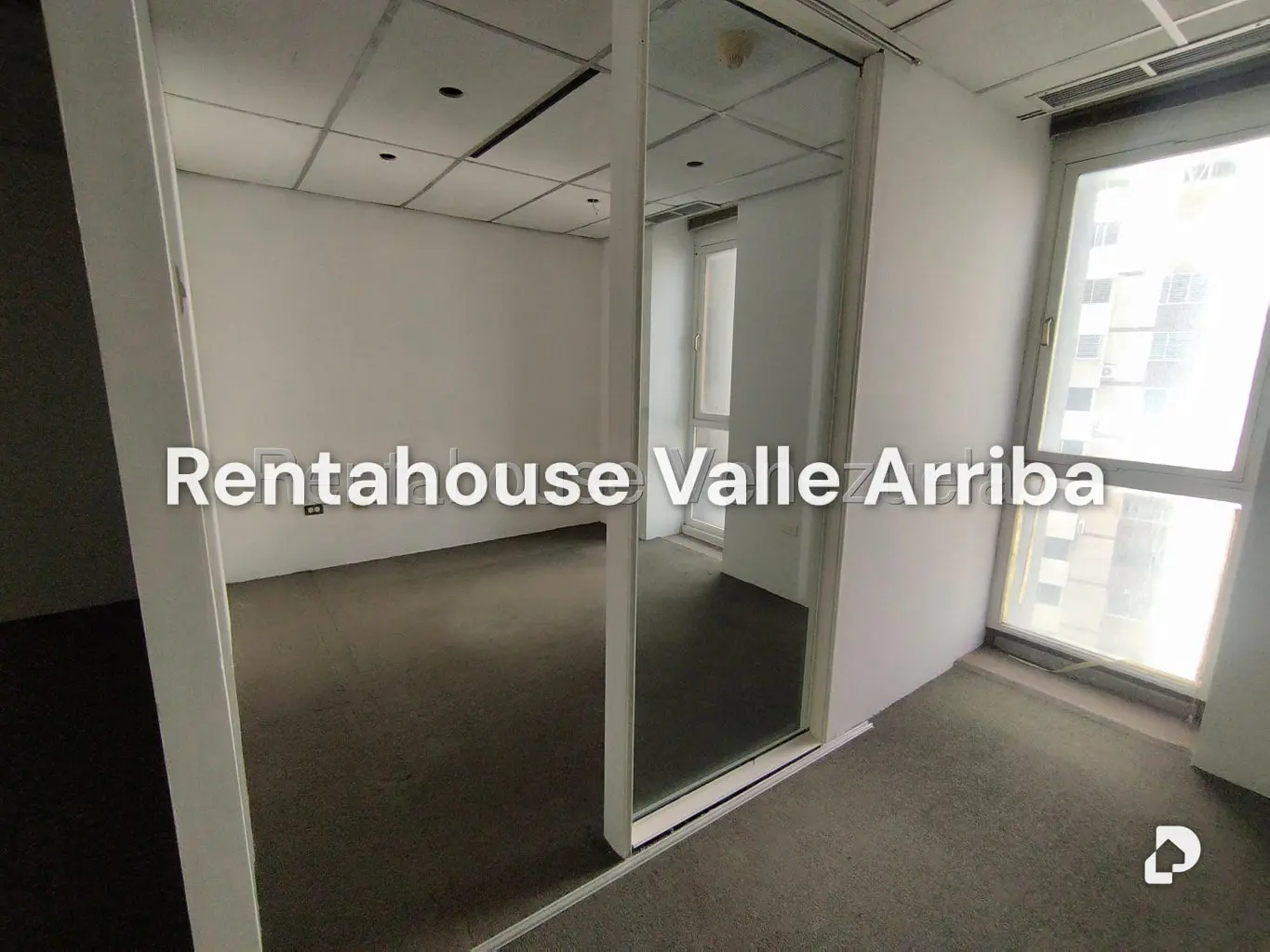 Office in Los Palos Grandes, Caracas – 15