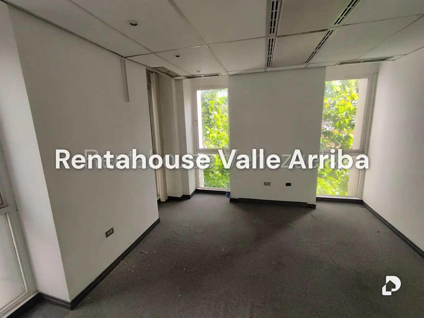 Office in Los Palos Grandes, Caracas – 12
