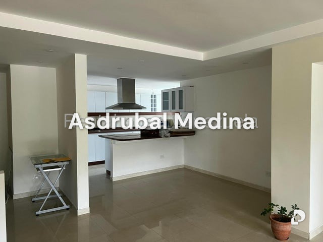 Apartamento en El Cigarral, Caracas – 3