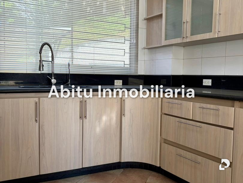 Townhouse en La Trinidad, Caracas – 21