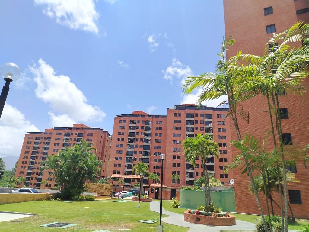 Apartment in Colinas de La Tahona, Caracas - 1