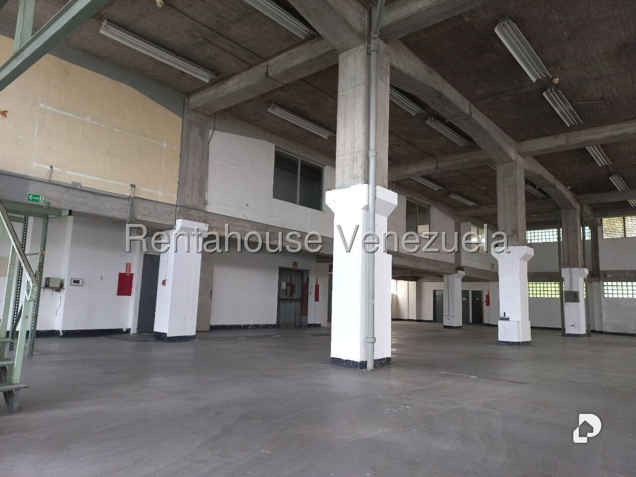 Local comercial en Palo Verde, Caracas