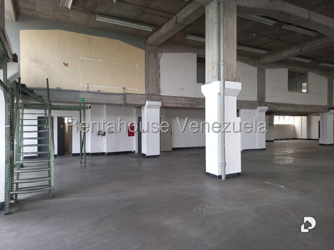 Local comercial en Palo Verde, Caracas