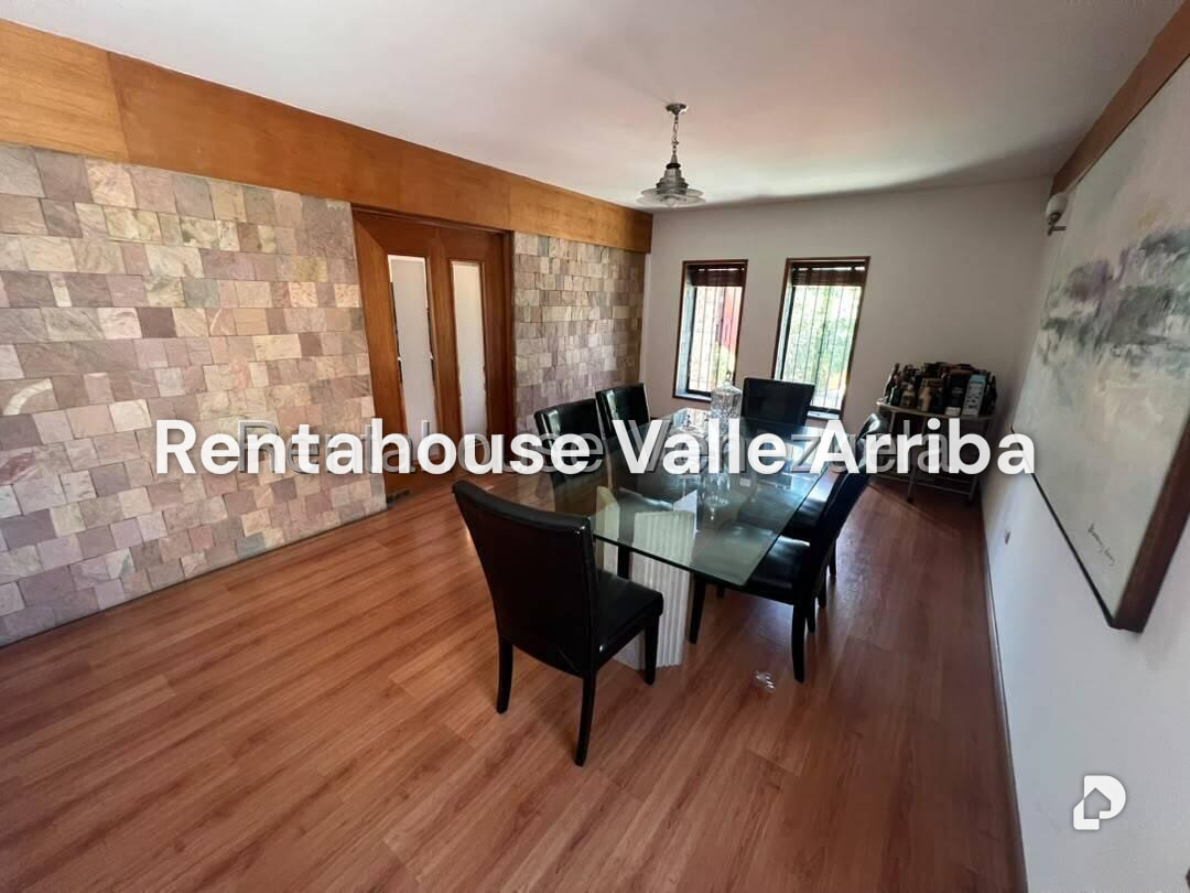 Casa en Cumbres de Curumo, Caracas – 30