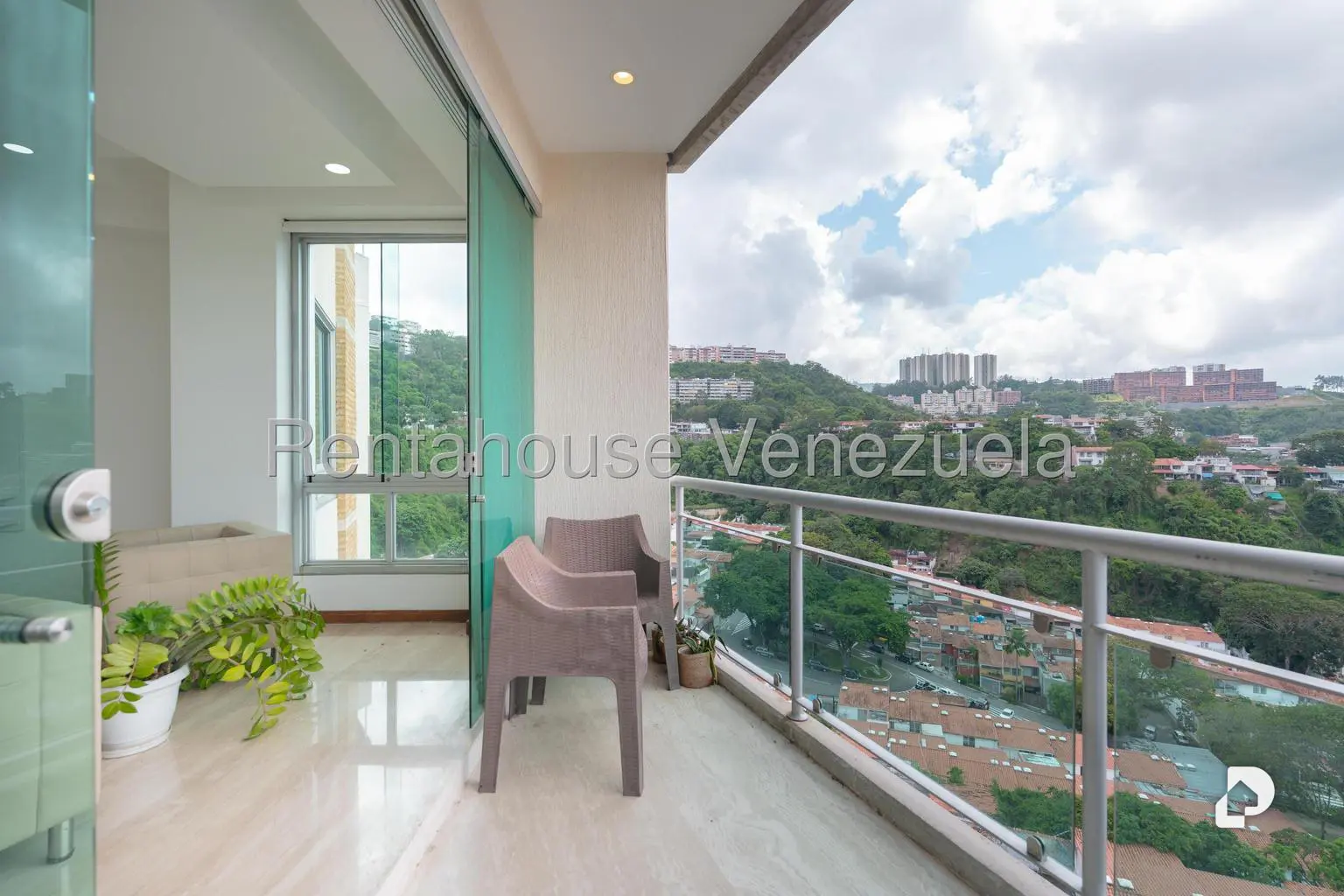 Apartamento en Las Mesetas de Santa Rosa de Lima, Caracas – 5